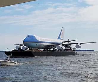 Outbrain Ad Example 57656 - [Pics] This Is The Reason Air Force One Has To Be Painted Blue