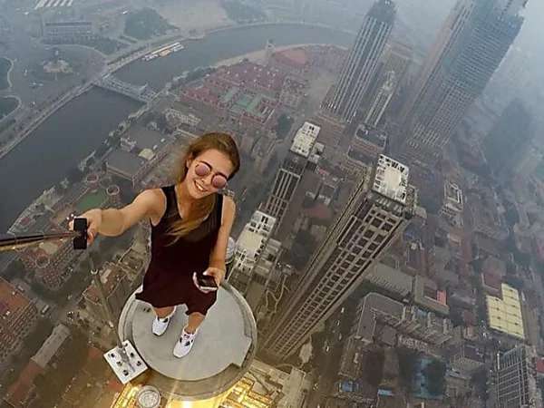 Outbrain Ad Example 40872 - Most Dangerous Selfies Ever Taken