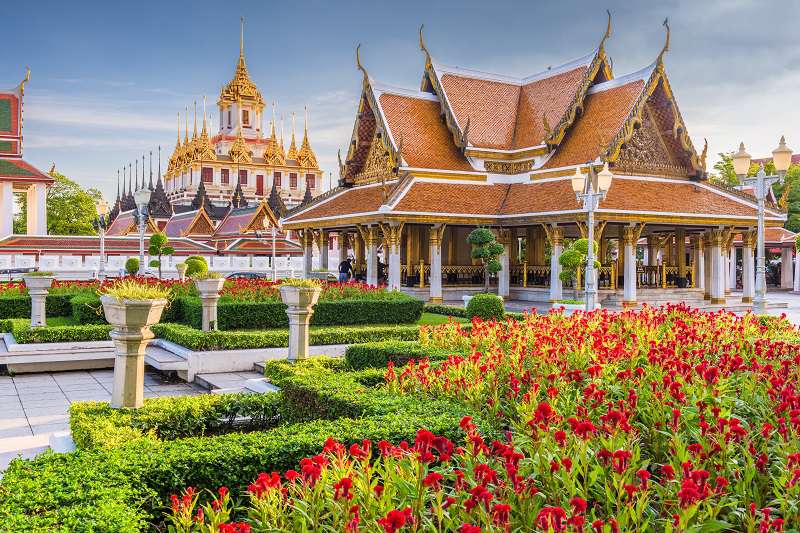 RevContent Ad Example 42686 - The Things That Traveling South East Asia Taught Me