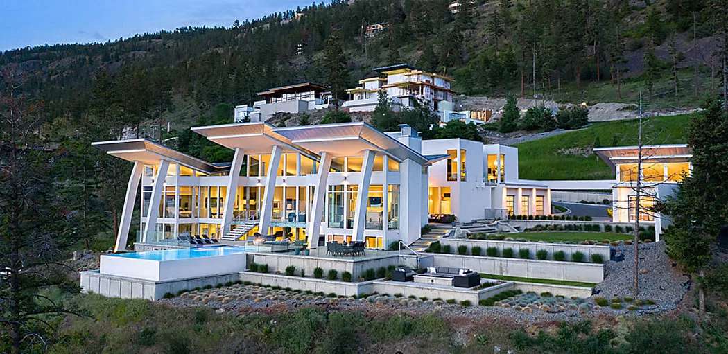 Outbrain Ad Example 42325 - Ultra-Modern House In The Heart Of Canada’s Okanagan Valley Wine Country