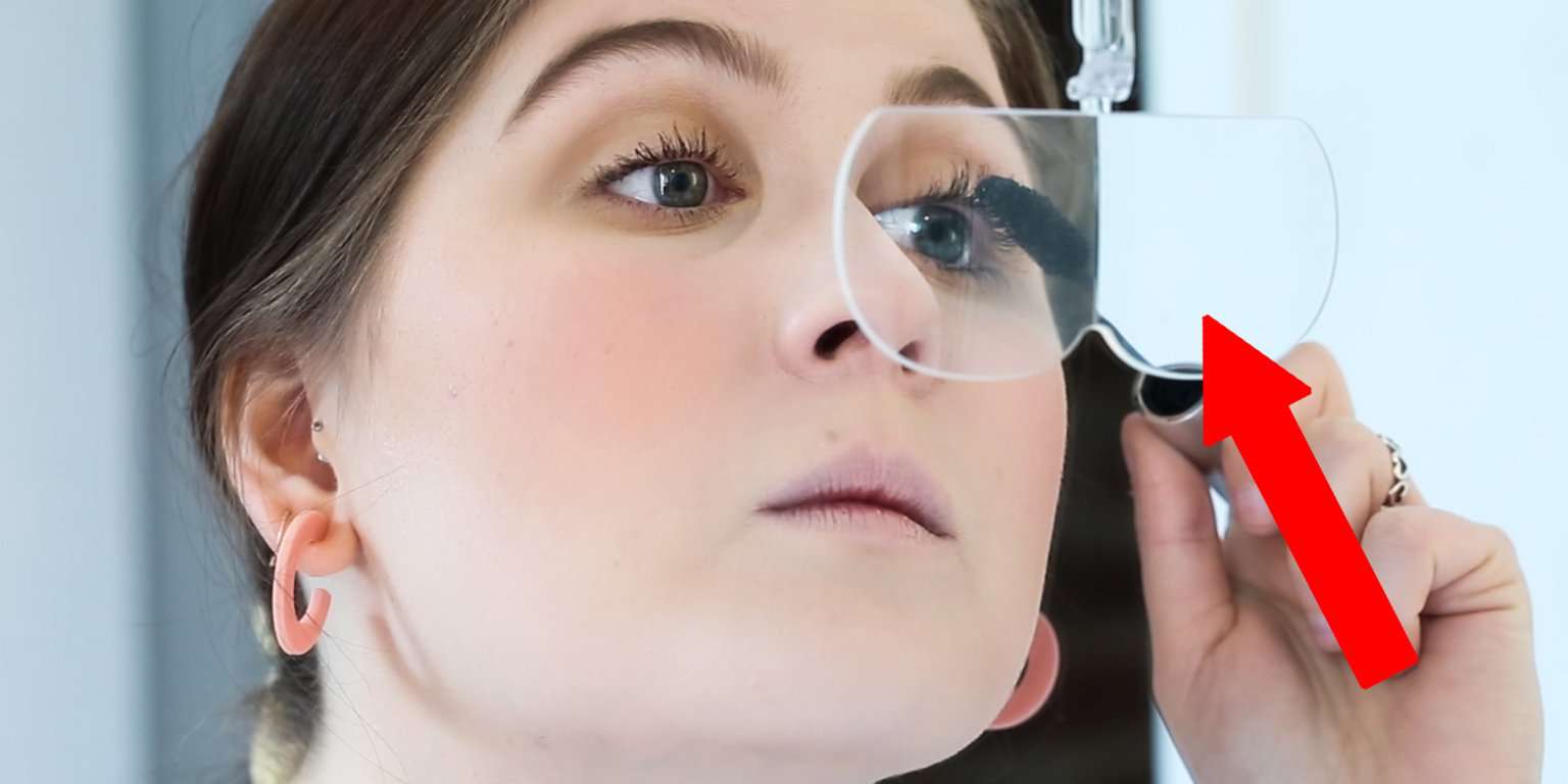 Taboola Ad Example 55664 - Can These Portable Magnifying Glasses Make Applying Makeup Easier?