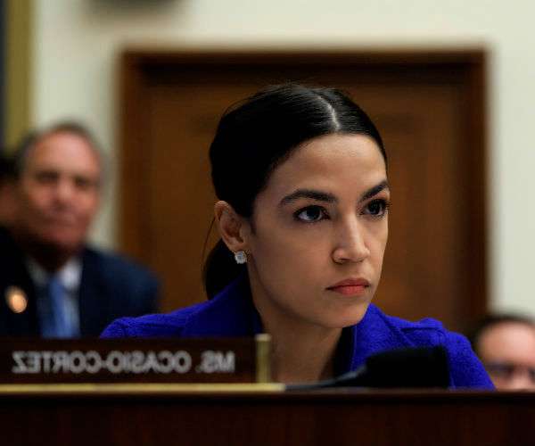 RevContent Ad Example 51619 - Sign Now! Call On Alexandria Ocasio-Cortez To Resign Immediately!