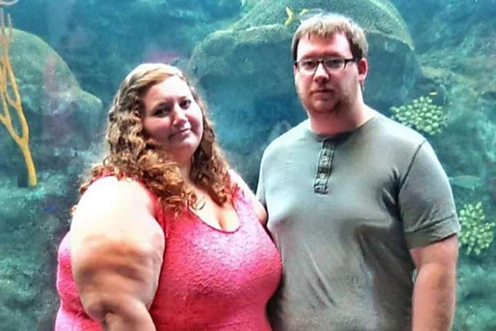Outbrain Ad Example 52861 - [Gallery] Couple Makes A Bet: No Eating Out, No Cheat Meals, No Alcohol. A Year After, This Is What They Look Like