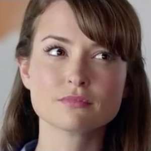 Zergnet Ad Example 39400 - What You Don't Know About That AT&T Commercial Girl