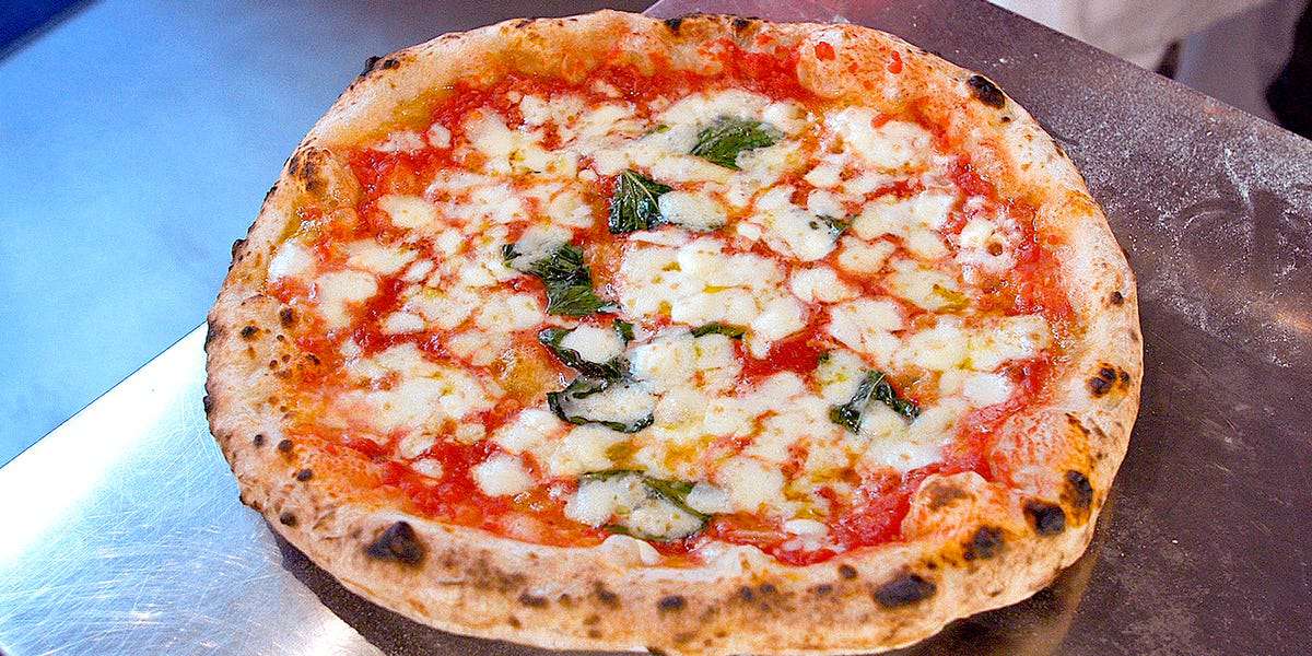 Taboola Ad Example 41438 - We Searched For The Best Pizza In Naples — Here's Who Came Out On Top