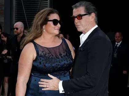 RevContent Ad Example 64957 - After Losing 250lbs Pierce Brosnan's Wife Is Unbelievably Gorgeous