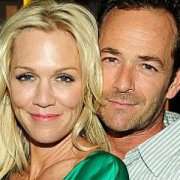 Zergnet Ad Example 64345 - Jennie Garth, Other '90210' Costars React To Luke Perry's Death