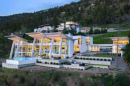Outbrain Ad Example 42335 - Ultra-Modern House In The Heart Of Canada’s Okanagan Valley Wine Country