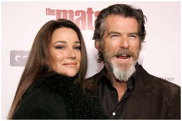 Taboola Ad Example 53928 - After Losing 250lbs Pierce Brosnan's Wife Is Unbelievably Gorgeous