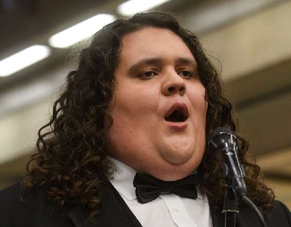 Taboola Ad Example 33324 - Jonathan Antoine Is So Skinny Now And Looks Like A Model