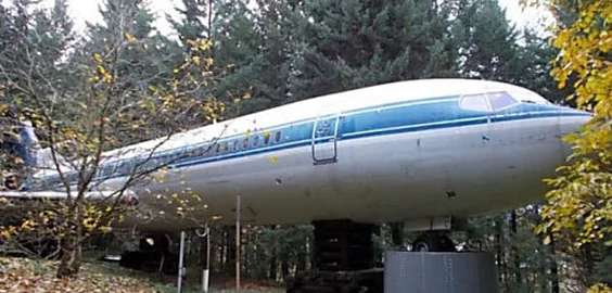 Outbrain Ad Example 56925 - This Man Turned An Airplane Into His Home. It Looks So Lovely On The Inside!