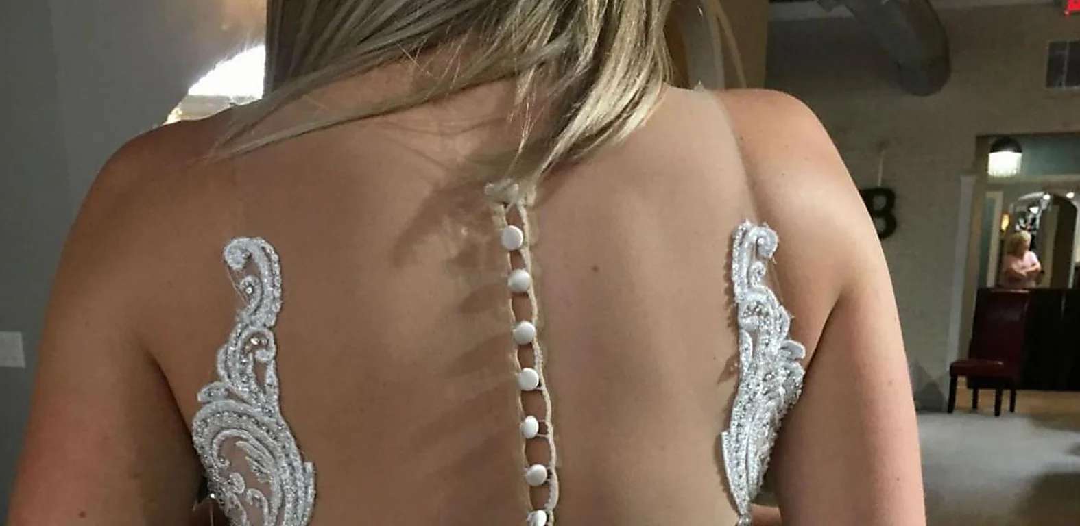 Outbrain Ad Example 42143 - [Photos] This Wedding Dress Made Guests Truly Uncomfortable