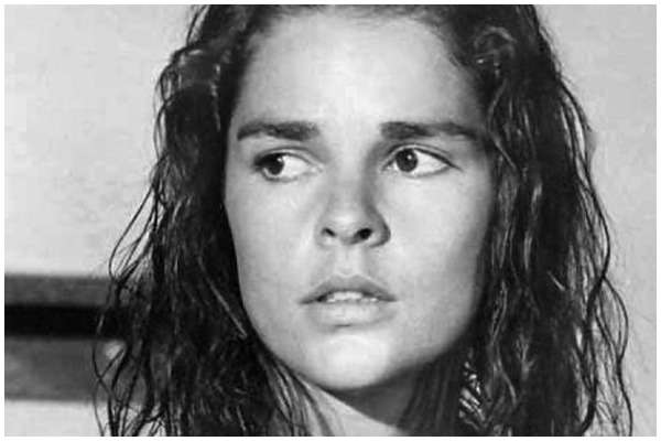 Taboola Ad Example 67011 - Ali Macgraw Is Almost 80 & How She Lives Now Will Make You Especially Sad