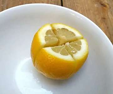 Outbrain Ad Example 44725 - Cut Into A Lemon And Put It Next To Your Bed. Why? Everyone Should Try This!
