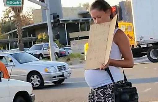 Outbrain Ad Example 47748 - [Pics] Pregnant Beggar Was Asking For Help, But Then One Woman Followed Her