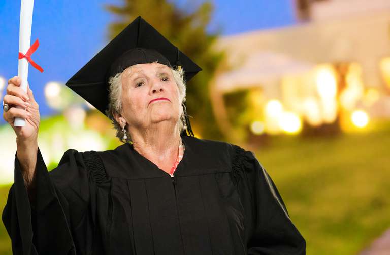 RevContent Ad Example 65540 - Online Degrees Made For Seniors - Fast & Cheap