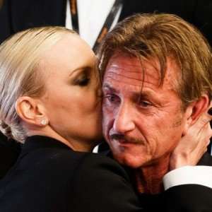 Zergnet Ad Example 48875 - We Finally Understand Why Charlize Theron Dumped Sean Penn