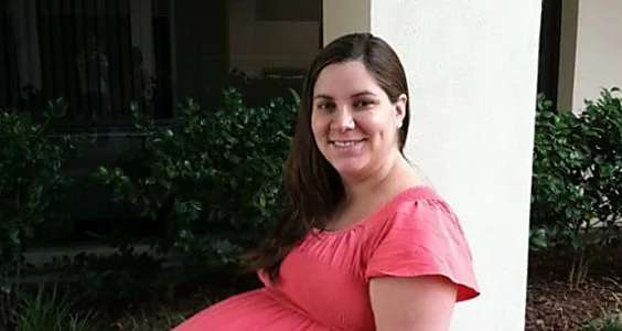 Outbrain Ad Example 31687 - [Photos] Surrogate Found Out She Wasn't Carrying A Baby
