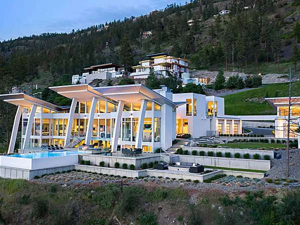 Outbrain Ad Example 42334 - Ultra-Modern House In The Heart Of Canada’s Okanagan Valley Wine Country