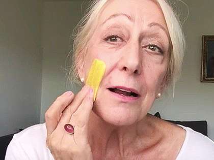 RevContent Ad Example 46874 - Doctors Amazed: Woman Removes Her Wrinkles With This Simple Tip (Try Tonight)