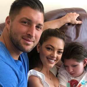 Zergnet Ad Example 50540 - Tim Tebow's Fiancee Mourns Death Of 13-Year-Old SisterNYPost.com