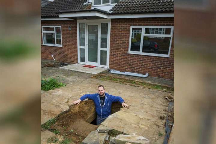 Taboola Ad Example 49391 - Man Buys New House. Then His Gut Tells Him To Dig In His Backyard