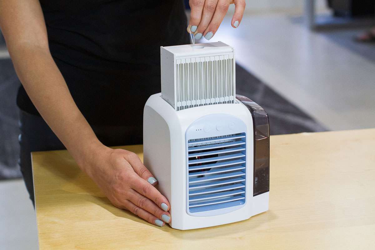 Taboola Ad Example 40839 - This Mini Air Conditioner Is Selling Like Crazy. The Idea Is Genius