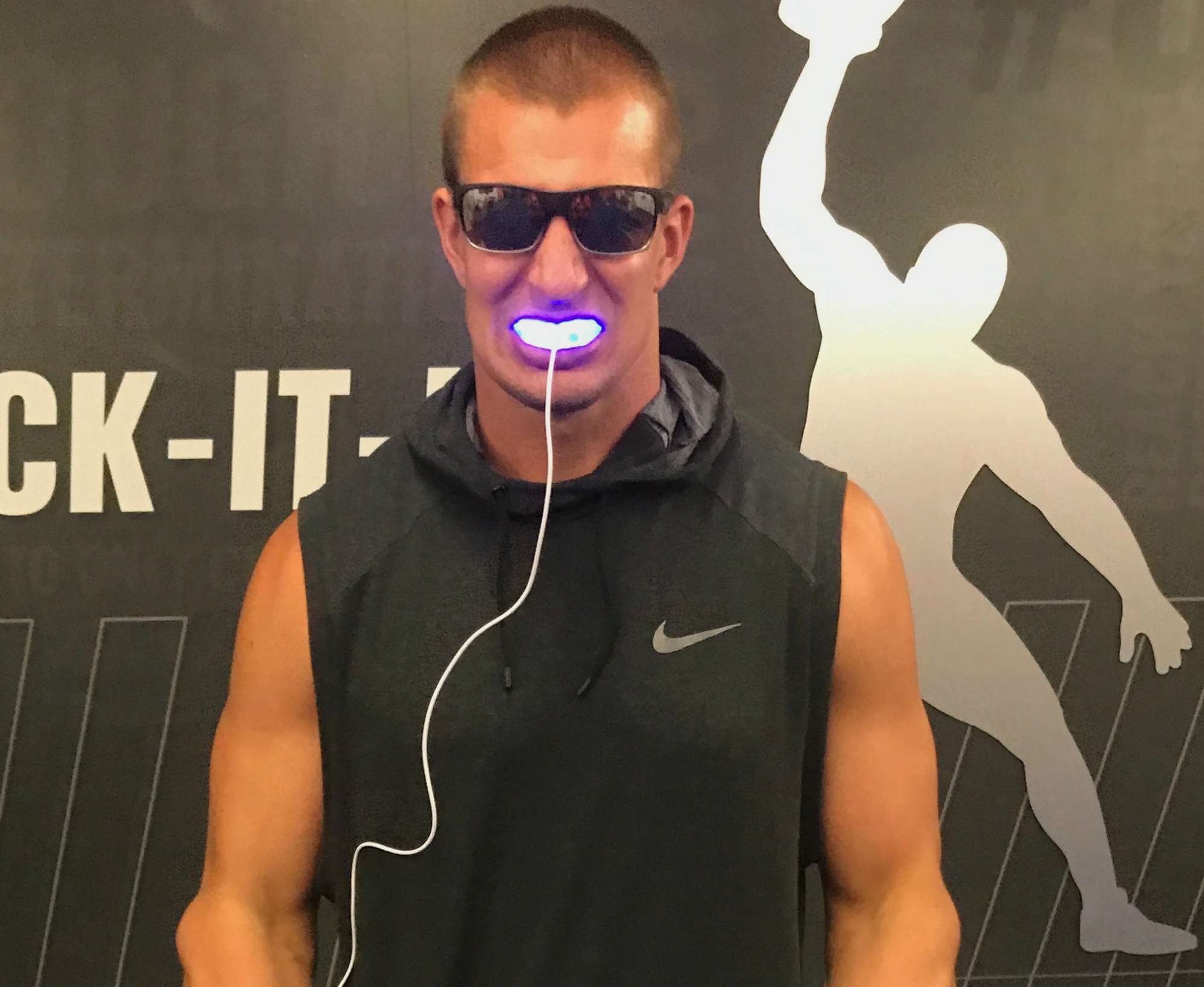 Taboola Ad Example 62122 - Want Gronk's Secret To "Celebrity White" Teeth?