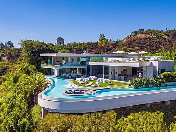 Outbrain Ad Example 42330 - Discover The Most Expensive Homes In Los Angeles