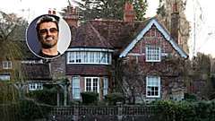 Outbrain Ad Example 56766 - George Michael’s English Cottage Sells For £3.4 Million