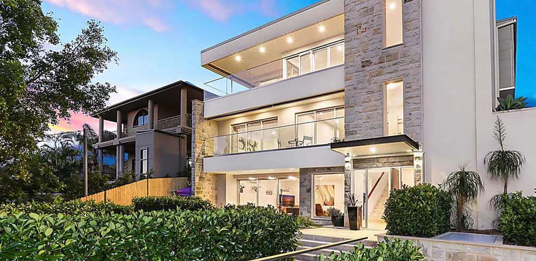 Outbrain Ad Example 52367 - Browse These Luxury Real Estate Listings In Sydney