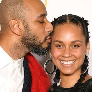 Zergnet Ad Example 51780 - Alicia Keys' Marriage Just Keeps Getting Weirder And Weirder