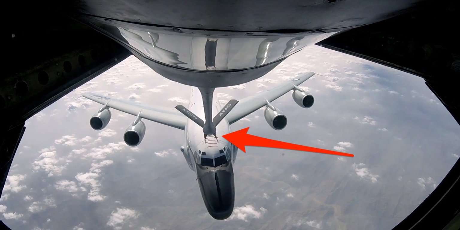 Taboola Ad Example 58897 - The US Air Force Refuels Combat Jets In Midair With A 'flying Boom System' — Watch It In Action