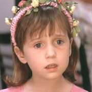 Zergnet Ad Example 62595 - The Little Girl From 'Mrs Doubtfire' Is 31 Now And Gorgeous