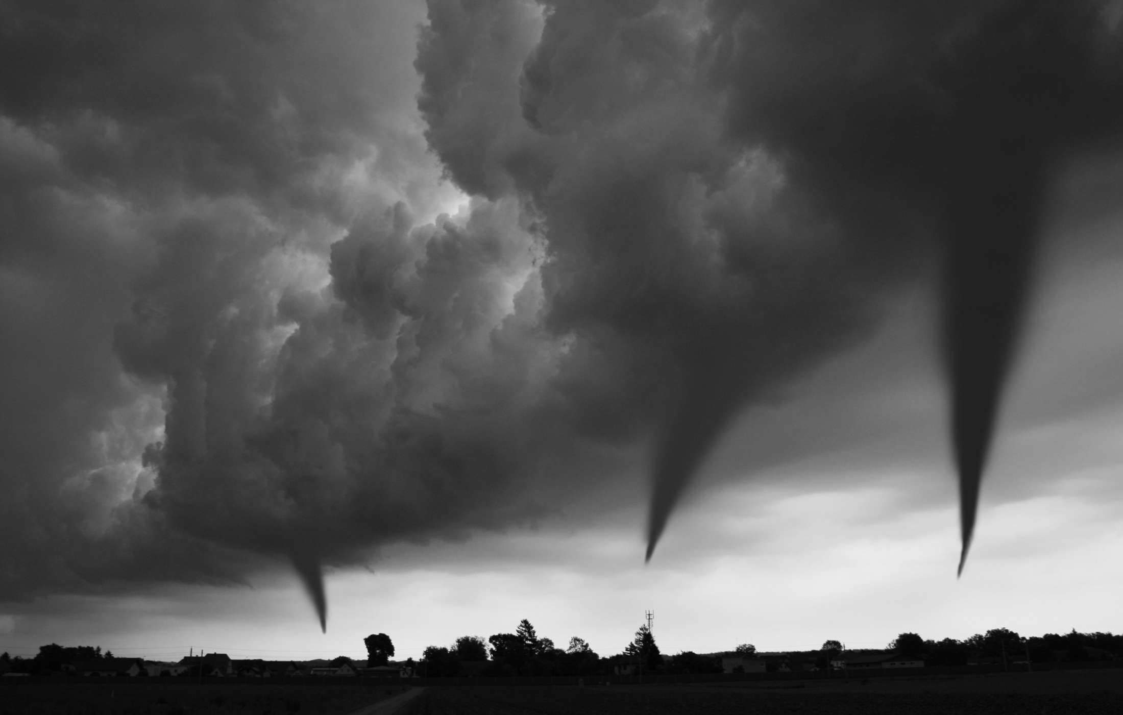 Taboola Ad Example 51234 - Tornado Warning Starting In 60 Min