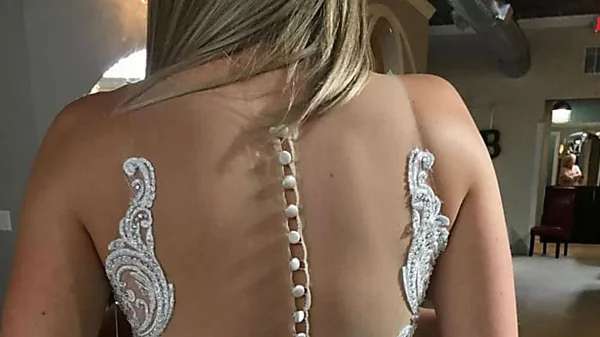 Outbrain Ad Example 42062 - [Photos] This Wedding Dress Made Guests Truly Uncomfortable