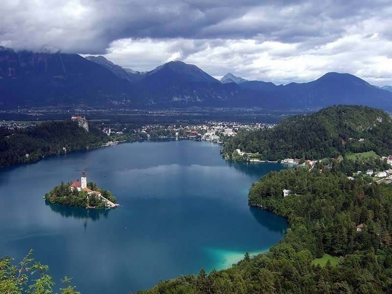 RevContent Ad Example 42199 - Top 10 Things To Do In Slovenia