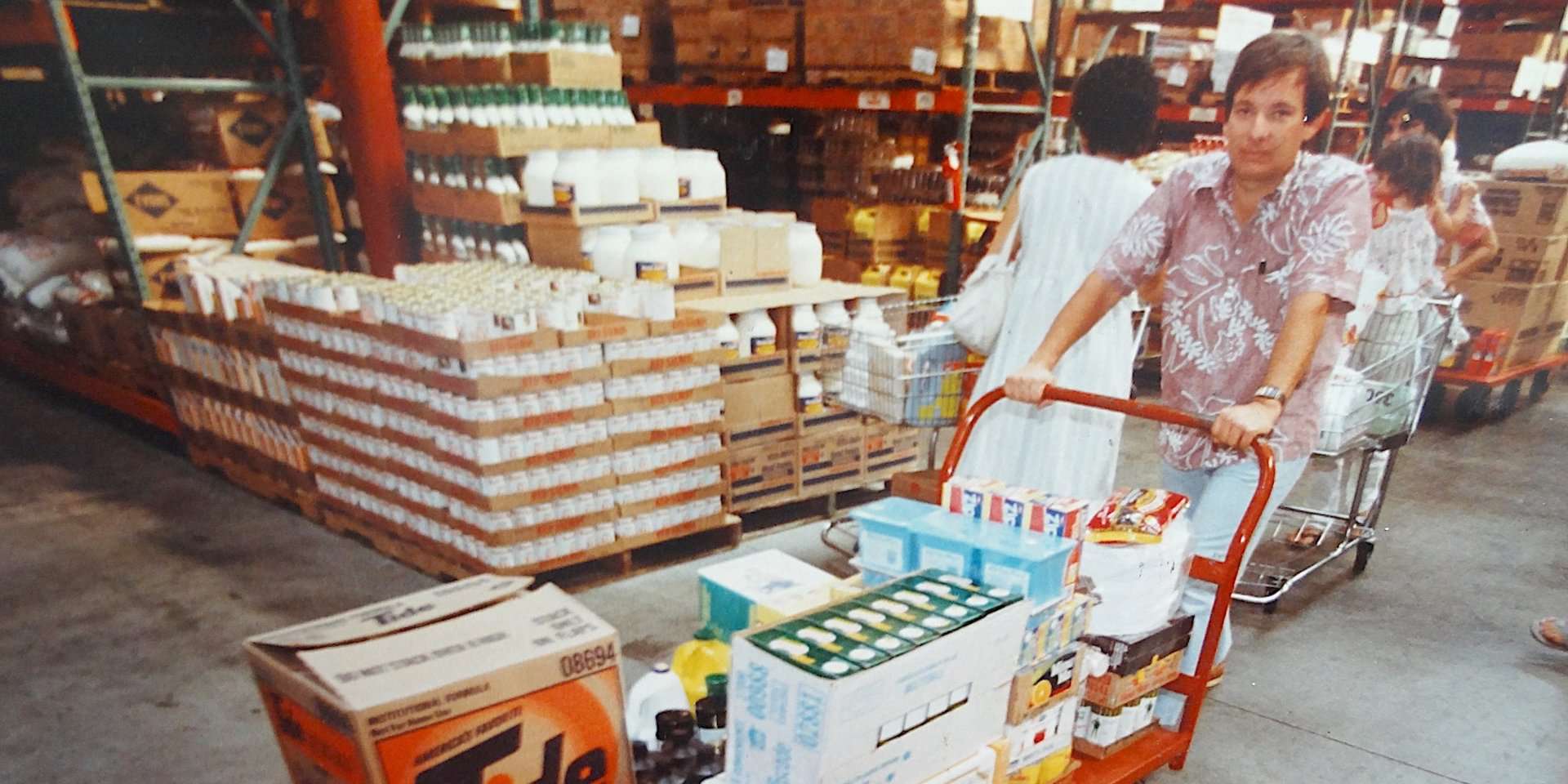 Taboola Ad Example 67725 - Here's What Costco Looked Like When It Opened In 1983 And The Annual Membership Was $25