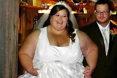 Outbrain Ad Example 57295 - [Pics] Is This The Most Inspiring New Year's Resolution Ever? Couple Loses Over 400 Lbs In Just 18 Months