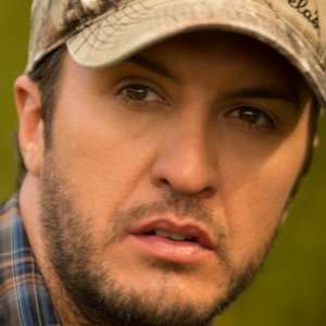 Zergnet Ad Example 61300 - Tragic Details Have Come Out About Luke Bryan