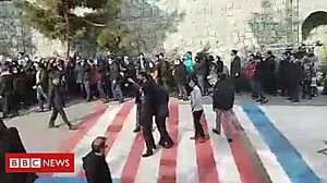 Outbrain Ad Example 30935 - Students Refuse To Walk Over US And Israeli Flags