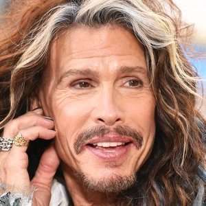 Zergnet Ad Example 59568 - Steven Tyler Once Adopted A Young Girl And Got Her Pregnant