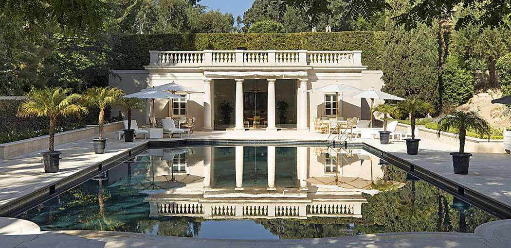 Outbrain Ad Example 47274 - Lachlan Murdoch Sets L.A. Record By Paying $150 Million For A Château-Style Mansion