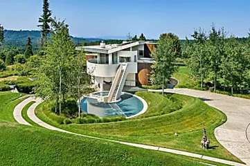 Outbrain Ad Example 46886 - De Beers Diamond Heiress’s Futuristic Washington State Home Sees Huge Price Cut